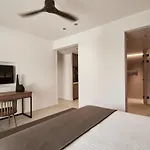 The Olivar 5* Mesongí
