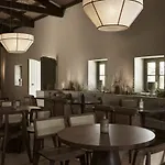 The Olivar Otel Mesongí
